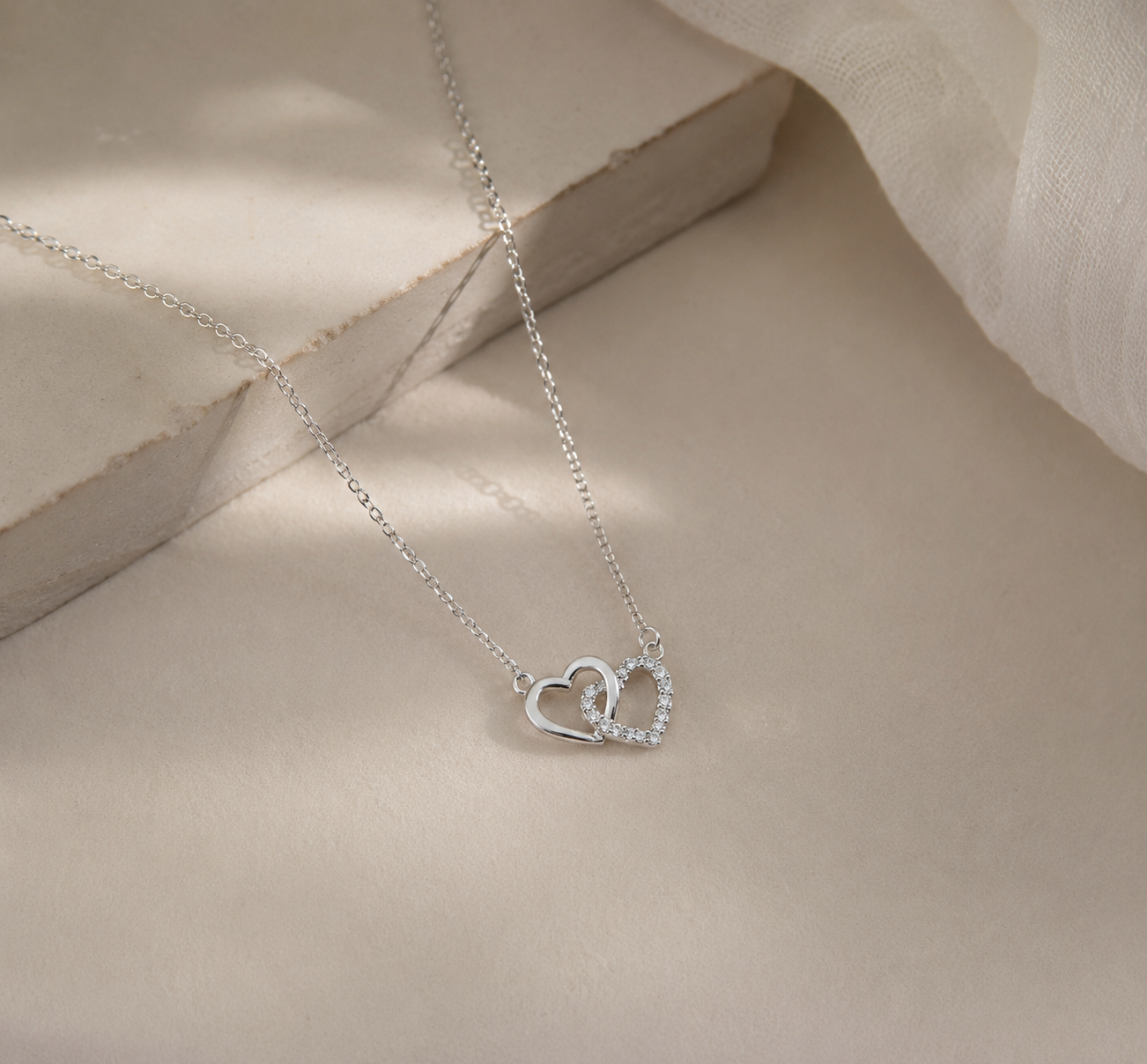 💖 Collana Cuori Intrecciati "Eterna Unione"