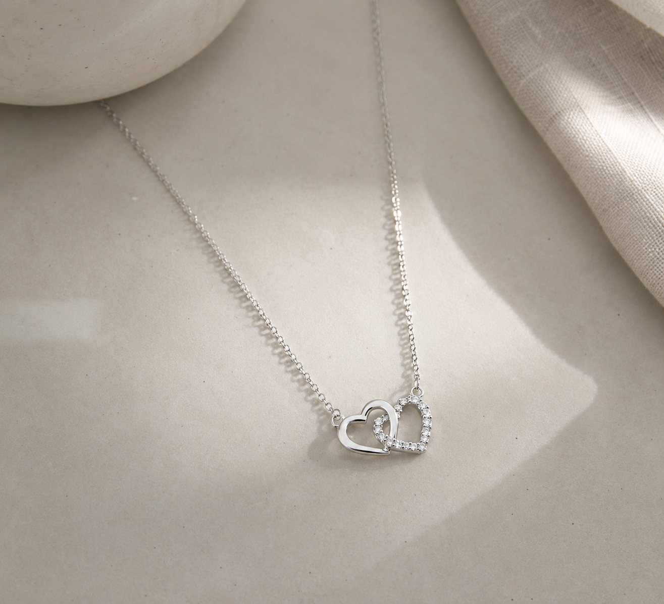 💖 Collana Cuori Intrecciati "Eterna Unione"