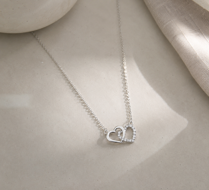 💖 Collana Cuori Intrecciati "Eterna Unione"
